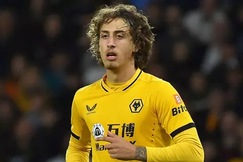 لتعويض إيكيتيكي.. فرانكفورت يستهدف لاعب ولفرهامبتون